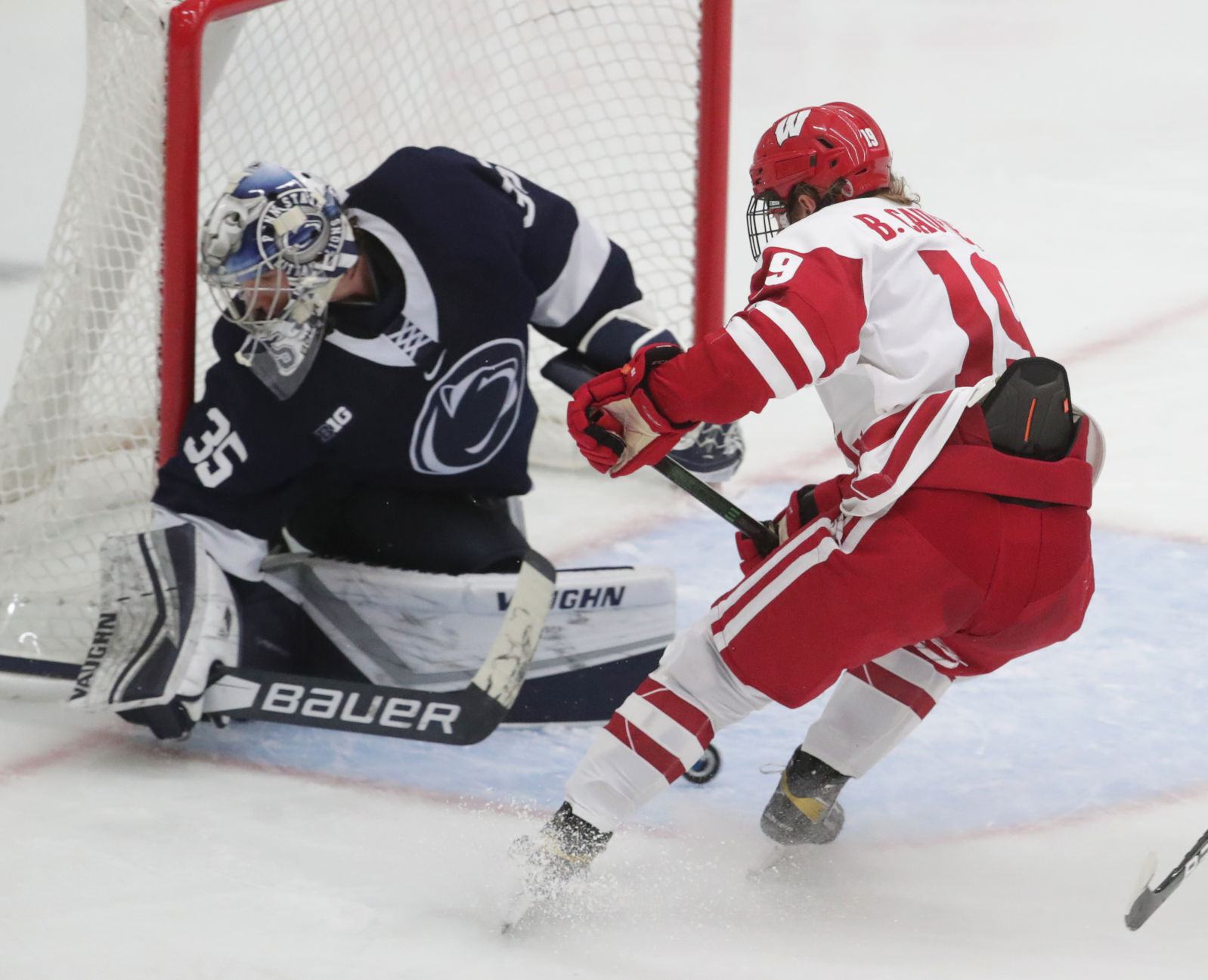 07BadgersHockey1662AJA-11232020202827